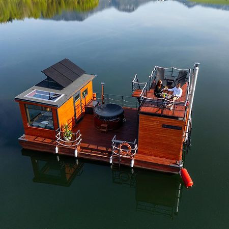 Aquachill Houseboat & Wellness Hotel Liptovský Trnovec Екстериор снимка