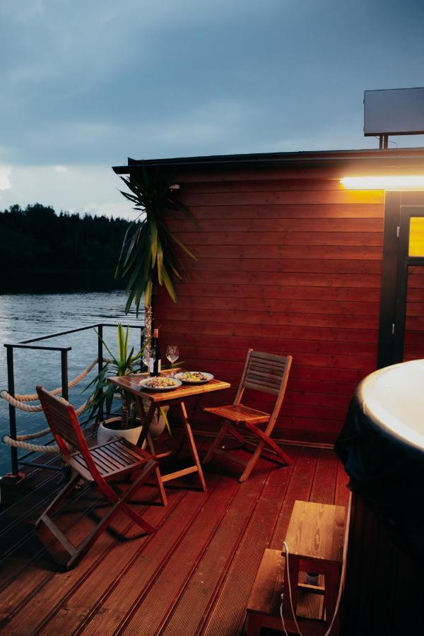 Aquachill Houseboat & Wellness Hotel Liptovský Trnovec Екстериор снимка