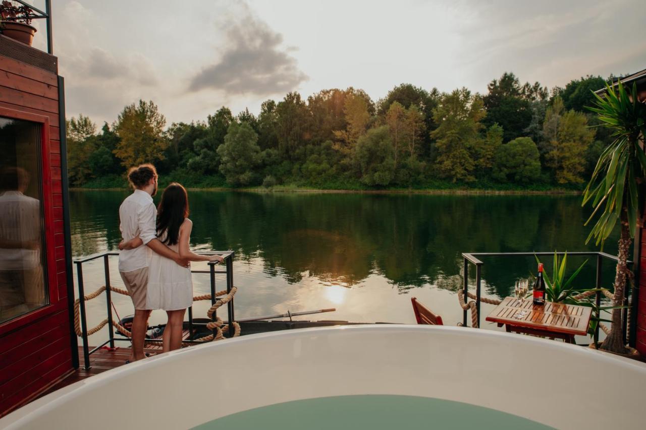 Aquachill Houseboat & Wellness Hotel Liptovský Trnovec Екстериор снимка