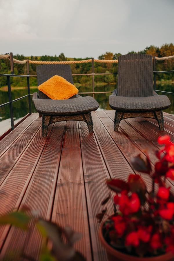 Aquachill Houseboat & Wellness Hotel Liptovský Trnovec Екстериор снимка