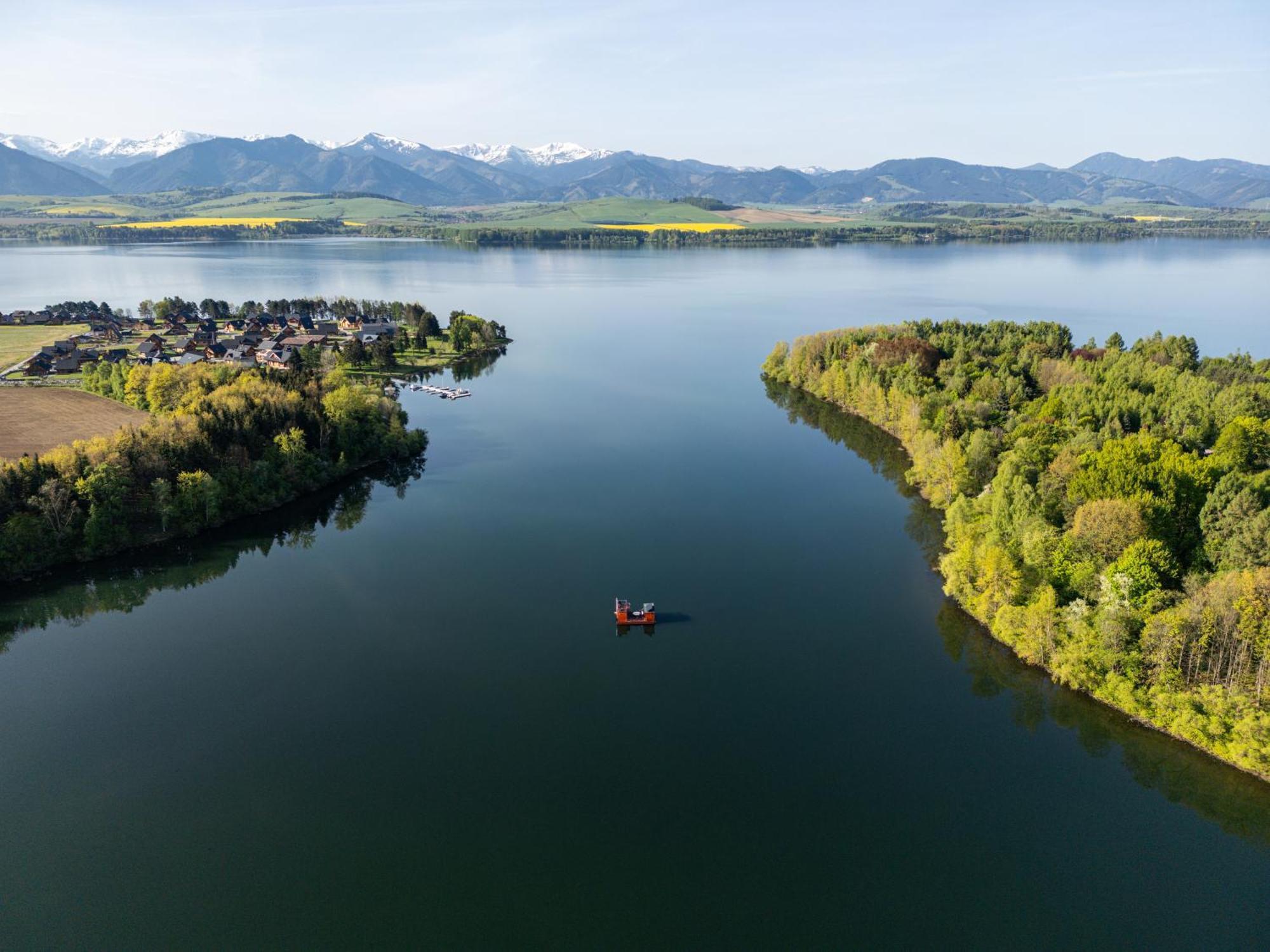 Aquachill Houseboat & Wellness Hotel Liptovský Trnovec Екстериор снимка