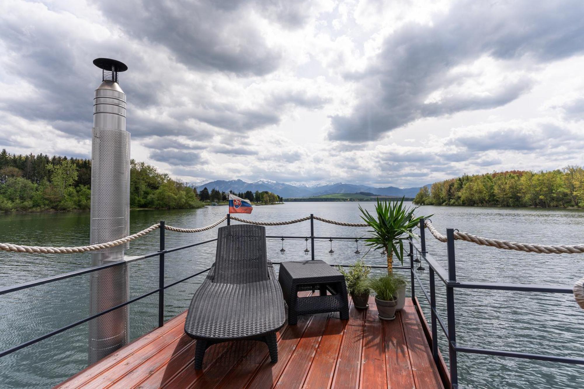 Aquachill Houseboat & Wellness Hotel Liptovský Trnovec Екстериор снимка